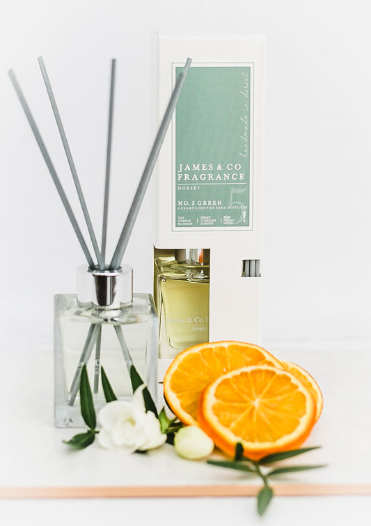 No. 5 Green Reed Diffuser – Fresh Garden Floral